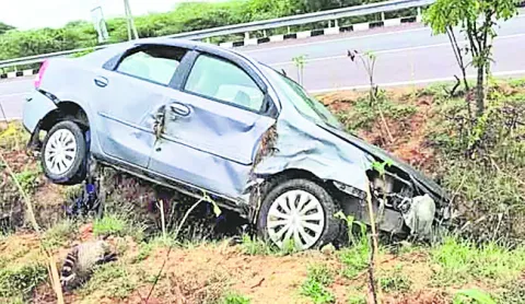 కూరగాయలకు వెళ్తుండగా..