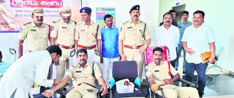 రక్తదానం.. మరొకరికి ప్రాణదానం 