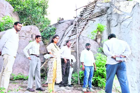 కంచెలు ఏర్పాటు చేయండి