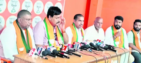 చేతి వృత్తులకు చేయూతనిద్దాం.. 