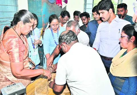డీబీసీ కేంద్రాల్లో కేంద్ర బృందం