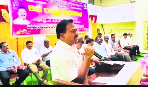 కేంద్ర ఆర్థిక విధానాలపై రాజీలేని పోరు 