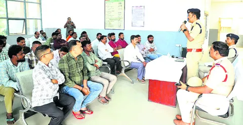 నిందితులపై డేగకన్ను