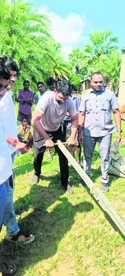 ప్రజలతో మమేకం