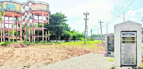 రైతుబజార్ నిర్మాణానికి  రెండోసారి శంకుస్థాపన..!