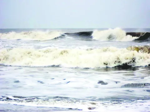 అప్రమత్తంగా ఉండాలి