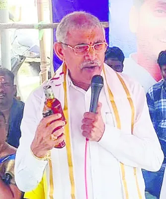 బెల్టుపై జవాబు చెప్పమంటే కోపమెందుకు?