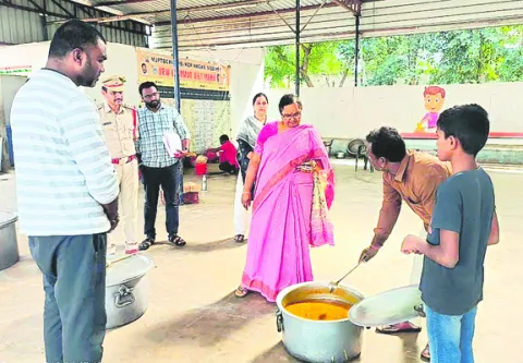గురుకులాల్లో ‘కామన్ డైట్’ తప్పనిసరి