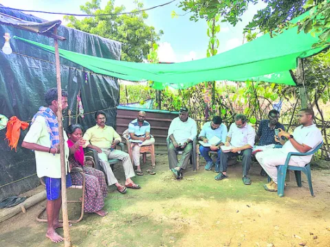 నిందితులను కఠినంగా శిక్షించాలి