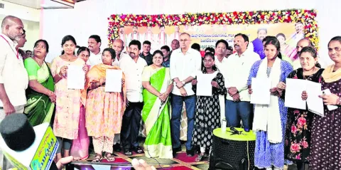 చరిత్రకు సాక్ష్యంగా..