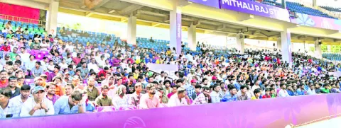 బ్యాటర్ల హోరు.. బౌలర్ల జోరు