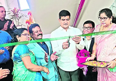 సేవాదృక్పథంతో వైద్యసేవలు అందించాలి