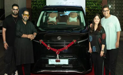 Shankar Mahadevan Buys MG Electric MPV Car, Cost Details
