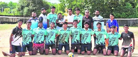 రాష్ట్రస్థాయి వాలీబాల్ పోటీల్లో కాంస్య పతకం
