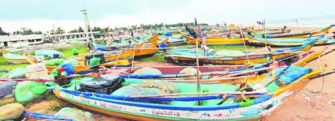 మత్స్యకారుల వలవిల