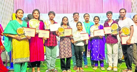 జాతీయ స్థాయి యోగా పోటీలకు ఎంపిక