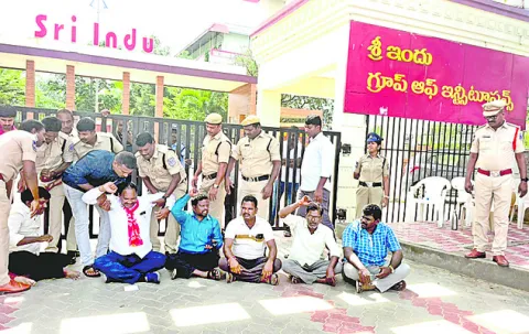 కార్మికుడి కుటుంబాన్ని ఆదుకోవాలి 