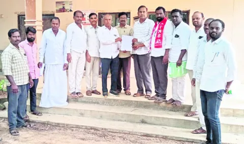చెరుకుకు గిట్టుబాటు ధర రూ.4,500 ఇవ్వాలి 