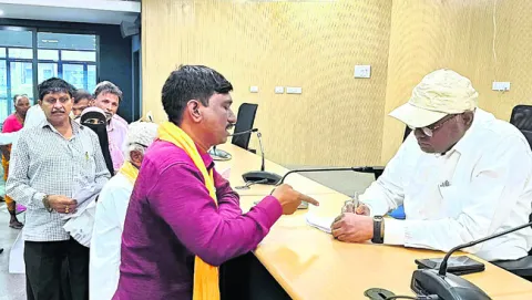 సమస్యలు పరిష్కరించాలి