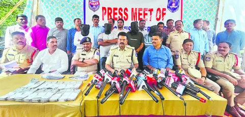 కనక వర్షం కురుస్తుందని..