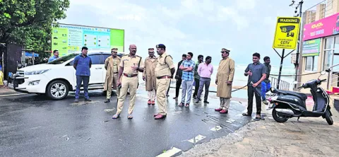 రుషికొండలో డీఐజీ పర్యటన
