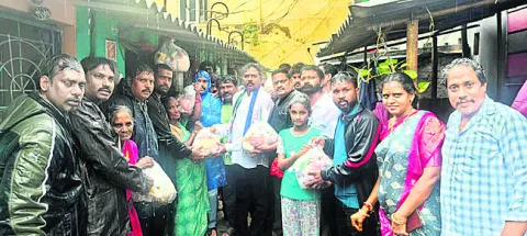 వాసుపల్లి దాతృత్వం 