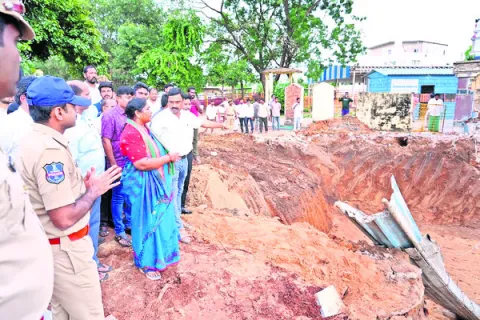 జాతర పనుల్లో వేగం పెంచాలి