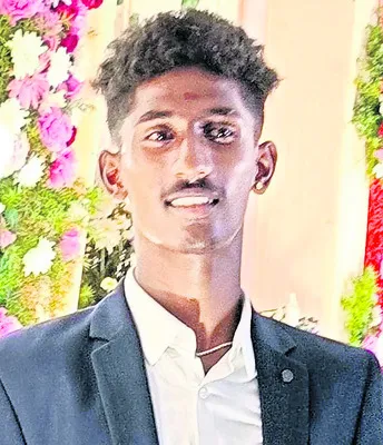 లారీని ఢీకొన్న బైక్‌..
