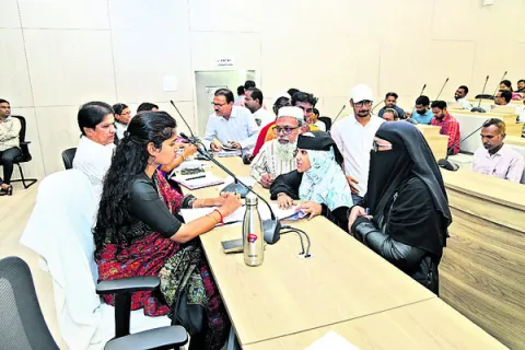 ప్రజలకు జవాబుదారీగా ఉండాలి