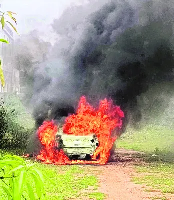 షార్ట్ సర్క్యూట్తో కారు దగ్ధం