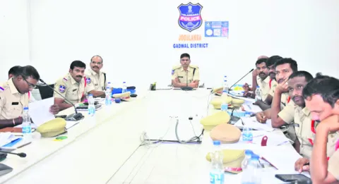 శాంతి భద్రతలకు విఘాతం కలిగిస్తే చర్యలు 