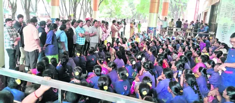 జీజీహెచ్ కార్మికులను తొలగిస్తే ఉద్యమిస్తాం