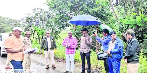 ఐకానిక్‌ వంతెన నిర్మాణ స్థల పరిశీలన 