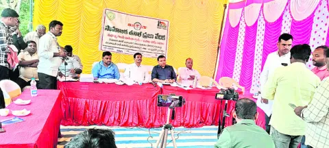 సక్రమంగా బిల్లులు పెడితేనే పనిచేయండి 