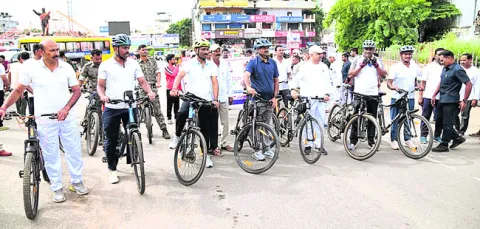 నేరాల నియంత్రణకు పోలీసు వ్యవస్థ