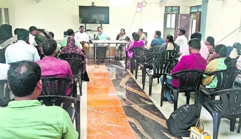 వరి కోతలొద్దు 