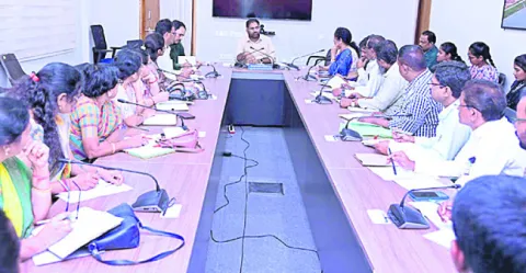 సీనియర్ సీఆర్పీ సేవలు వినియోగించుకోవాలి