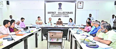 అప్రమత్తంగా ఉండాలి