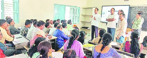 గణితంపై ఆసక్తి కలిగేలా బోధించండి