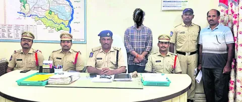 పెట్టుబడుల పేరిట మోసగించిన ఒకరి అరెస్ట్‌