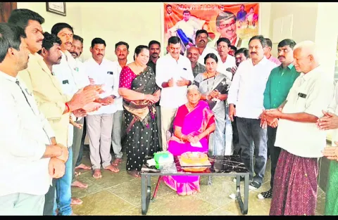 మంత్రి పొంగులేటి జన్మదిన వేడుకలు