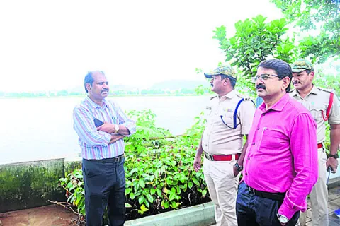 ఫేక్‌ న్యూస్‌ పోస్టు చేస్తే చర్యలు