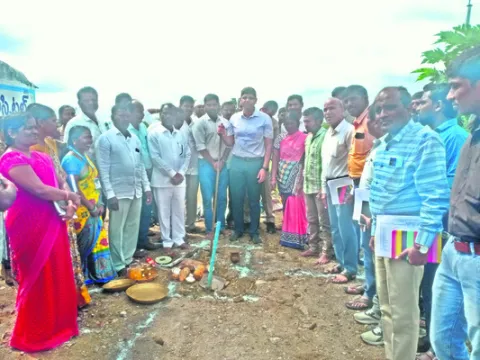 అర్హులందరికీ ఇందిరమ్మ ఇళ్లు