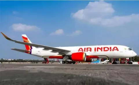 Hyderabad-vizag Fight Uturn Due To Montha Weather Effect