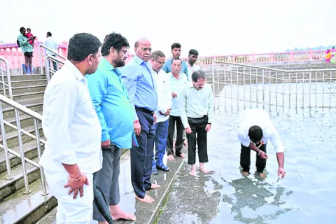 పుష్కరిణిని శుభ్రంగా ఉంచాలి