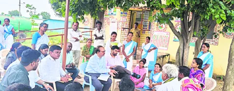 ఆయుష్మాన్ ఆరోగ్య కేంద్రం సందర్శన