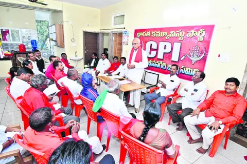 పోరాట స్ఫూర్తితో ముందుకెళ్దాం