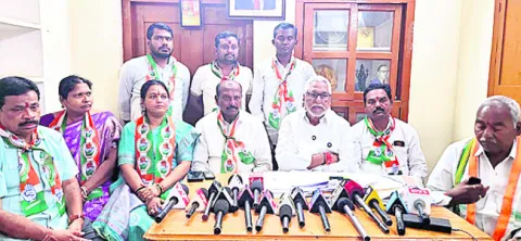 ప్రభుత్వ భూమిని స్వాధీనం చేసుకోండి