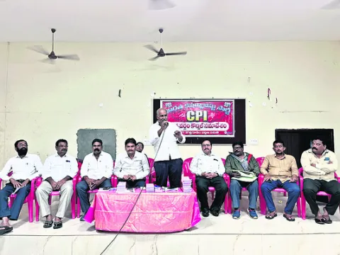 శతవసంతాల సభకు దండుగా కదలాలి