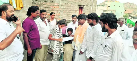 ఒక్క సంతకంతో భావితరాలకు ఉజ్వల భవిత 